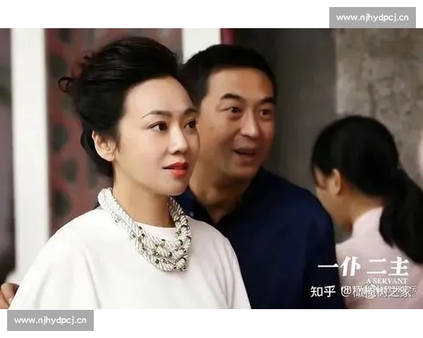 《一仆二主之间的情感纷争与权谋博弈揭示复杂人性与命运交织》 《一仆二主之间的情感纷争与权谋博弈揭示复杂人性与命运交织》